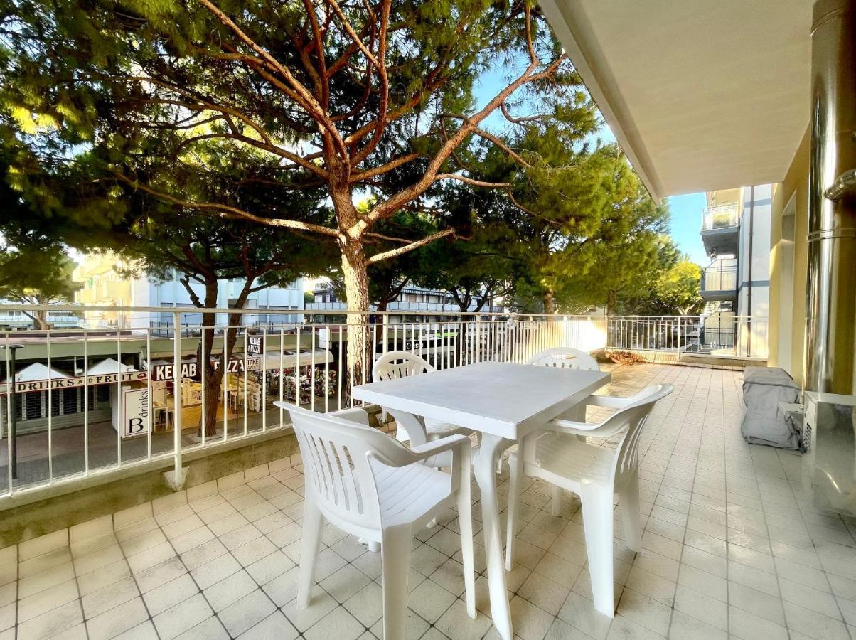 Palazzo Masotto - Carraro Immobiliare Jesolo - Family Apartments ภายนอก รูปภาพ