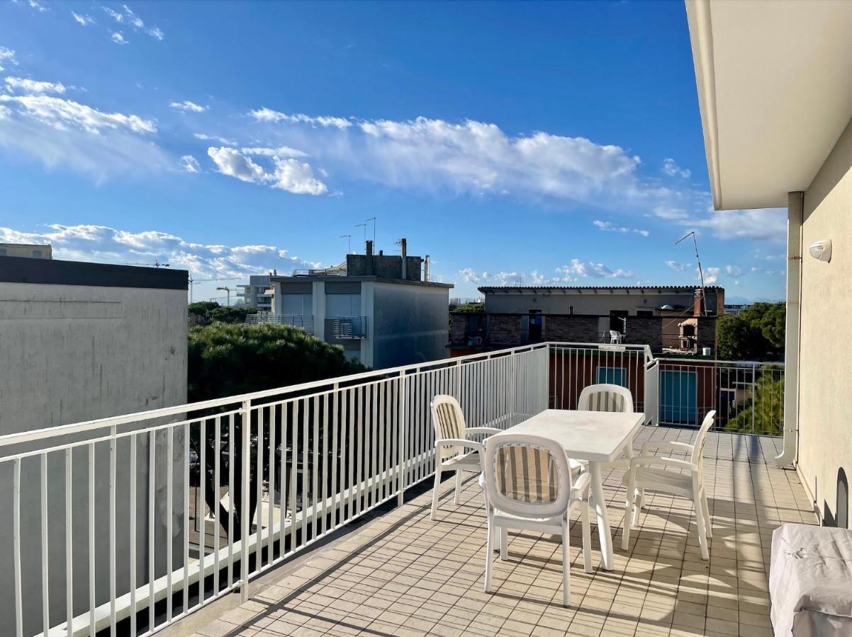 Palazzo Masotto - Carraro Immobiliare Jesolo - Family Apartments ภายนอก รูปภาพ